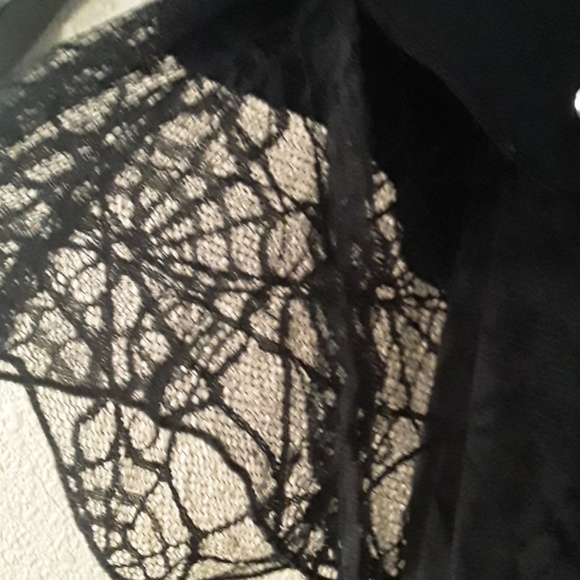 Hearts and Rose's gothic halter corset dress. - Picture 3 of 6